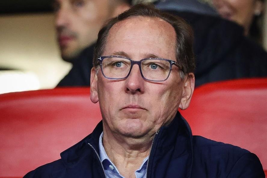 John Textor encaminhou a venda de suas ações do Crystal Palace