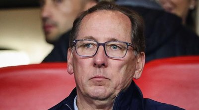 John Textor encaminhou a venda de suas ações do Crystal Palace (Foto: CLEMENT MAHOUDEAU / AFP)