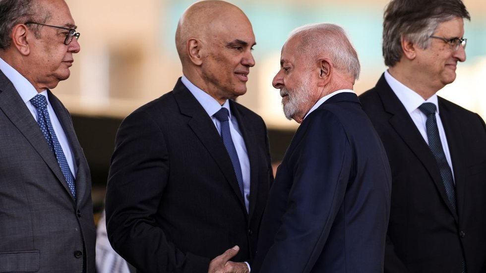 Lula aciona STF para gastar bilhões
