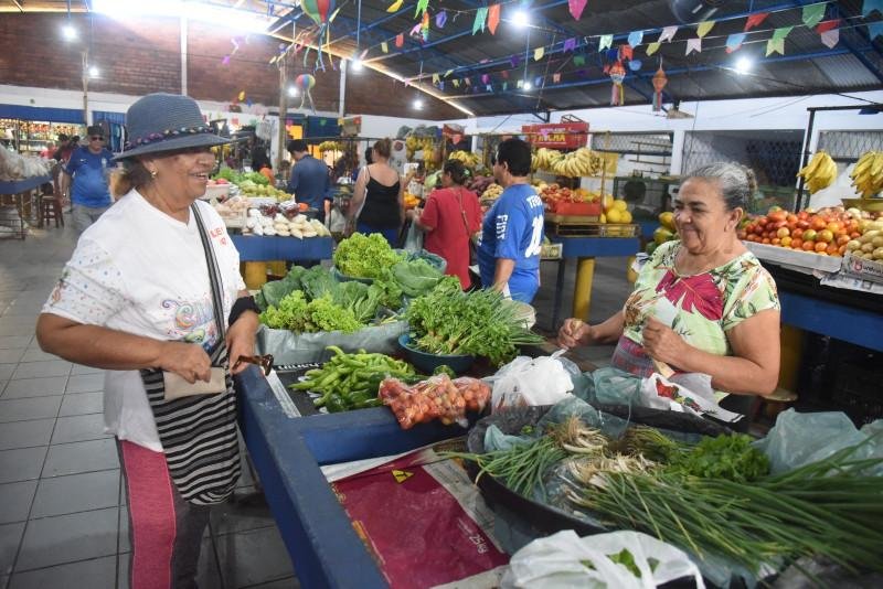 Mercados púbicos: espaços onde se convive e se trabalha memórias múltiplas - (Assis Fernandes/ODIA)