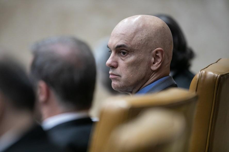 Ministro Alexandre de Moraes durante sessão plenária no STF.