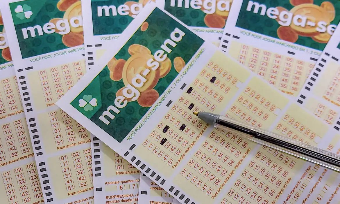 O jogo simples, com seis números marcados, custa R$ 5.