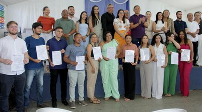 Posse dos servidores aprovados no concurso público (Foto: Divulgação)
