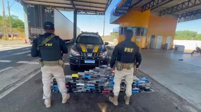PRF encontra quase 140 kg de cocaína escondida em compartimento oculto de ônibus no Piauí (Foto: PRF-PI)
