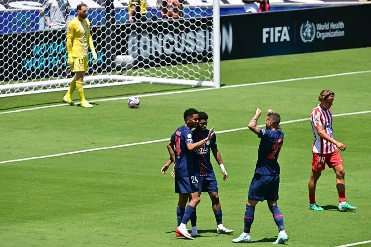 PSG goleia Atlético de Madrid por 4x0 em sua estreia na Copa do Mundo de Clubes (Frederic J. Brown/AFP)