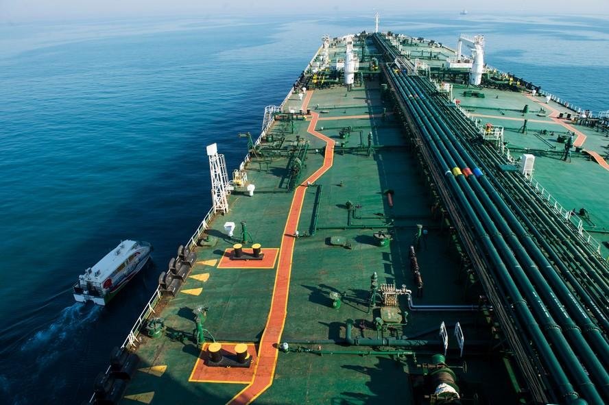Shell se prepara para possível interrupção do petróleo devido às tensões entre Irã e Israel