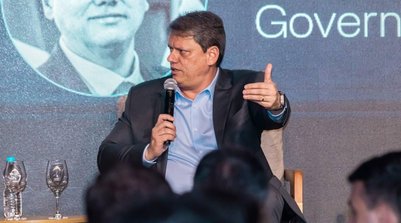 Tarcísio de Freitas, governador de São Paulo, durante debate no Fórum Política XP (Thiago Vianna/InfoMoney) (Foto: Divulgação / InfoMoney)