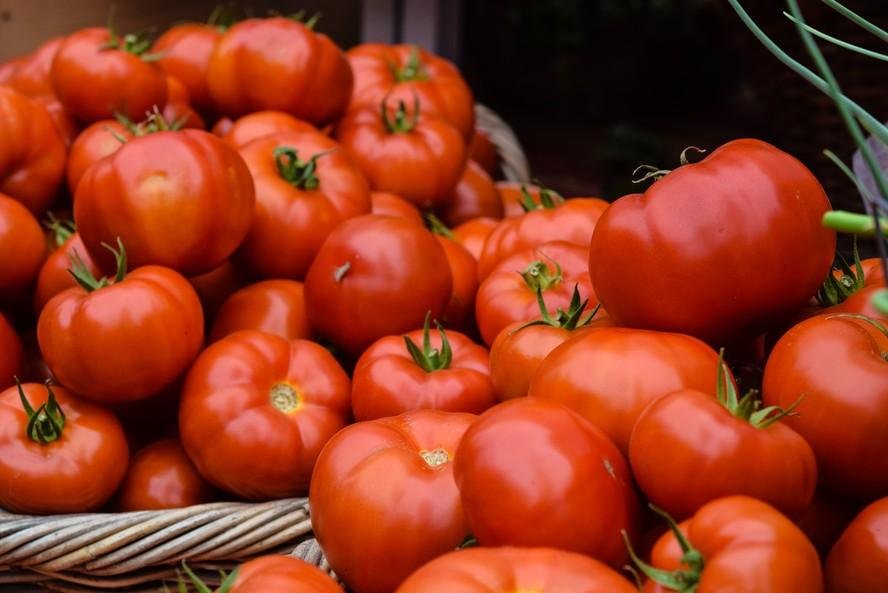 Tomate foi um dos itens que mais viu o preço subir na prévia da inflação de abril