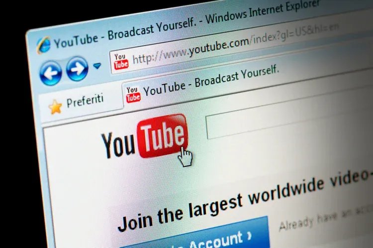 YouTube: plataforma remunera vídeos de acordo com o número de visualizações (fotograzia/Getty Images)