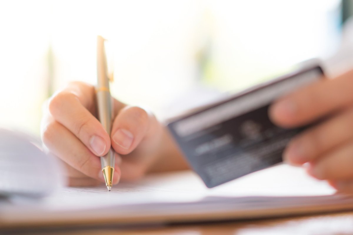 A melhor forma de aproveitar esses benefícios é utilizando o cartão