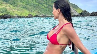 Deborah Secco posa em Fernando de Noronha (Foto: Instagram / Deborah Secco)