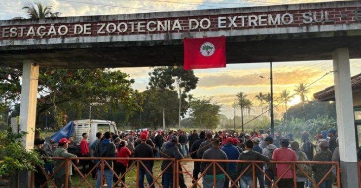 Estação de Zootecnia do Extremo Sul da Bahia invadida pelo MST