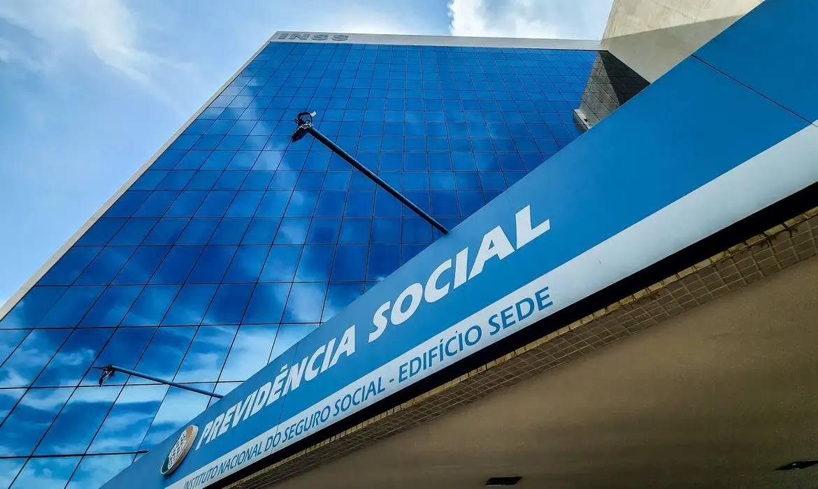 INSS - Rafa Neddermeyer/Agência Brasil