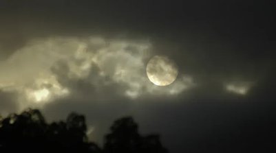 Lua do Veado: fenômeno astronômico será visível em todo o país na noite desta quinta-feira (Ze Martinusso/Getty Images) (Foto: Divulgação)