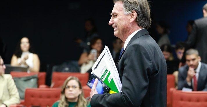O ex-presidente Jair Bolsonaro, durante interrogatório no STF, no qual vai responder por suposto golpe de Estado - 10/6/2025