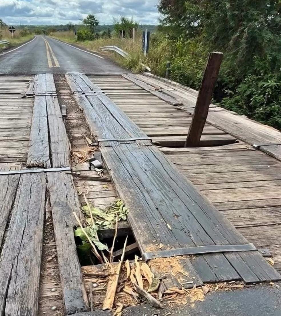 Ponte é parcialmente interditada na BR-222, em Piripiri, no Norte do Piauí