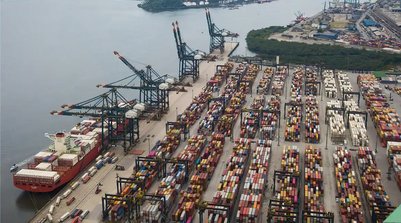 Resposta de Lula ao anúncio da taxação também pautou veículos (Foto: DIVULGAÇÃO/PORTO DE SANTOS)
