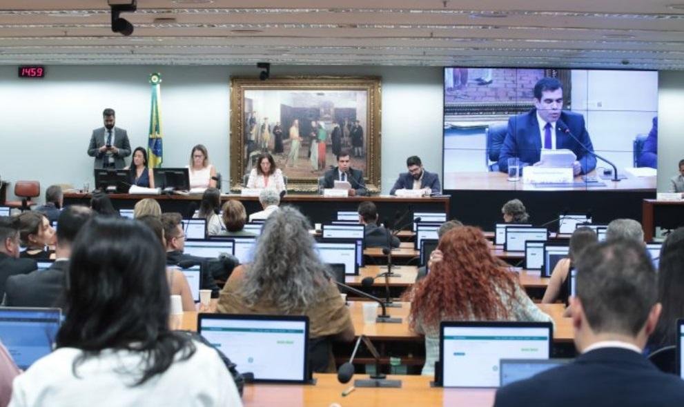 Reunião da Comissão de Constituição e Justiça (CCJ) da Câmara dos Deputados