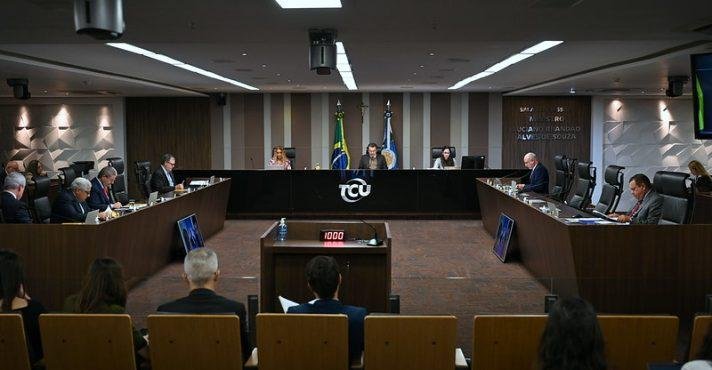 Sessão plenária no TCU