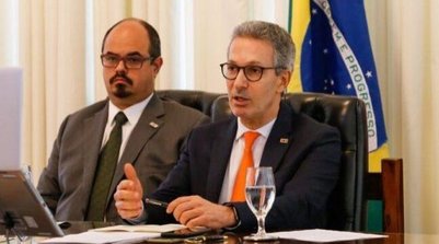 Zema (dir.) e o vice no governo de Minas, Mateus Simões: limitações do Novo podem impor necessidade de posturas diferentes (Foto: Reprodução/Redes sociais)