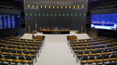 A movimentação resultou, já nesta segunda-feira, 11, na apresentação de 17 projetos de lei (Foto: Pablo Valadares/Câmara dos Deputados)