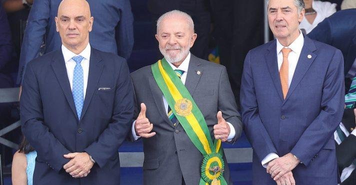 Alexandre de Moraes, Lula e Luís Roberto Barroso no Desfile de 7 de Setembro - Brasília - 07/09/2024