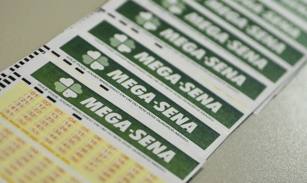 As seis dezenas sorteadas foram: 08, 09, 12, 16, 43 e 53