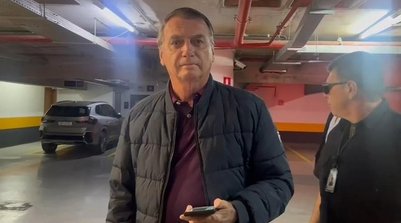 Bolsonaro chega à sede do PL (Foto: Luísa Marzullo/ Agência O Globo)