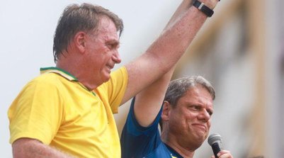 Bolsonaro também recebeu familiares, médicos e advogados (Foto: Pedro Kirilos/Estadão Conteúdo)