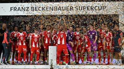 Comemoração dos jogadores do Bayern de Munique (Foto: Thomas Kienzle / AFP)
