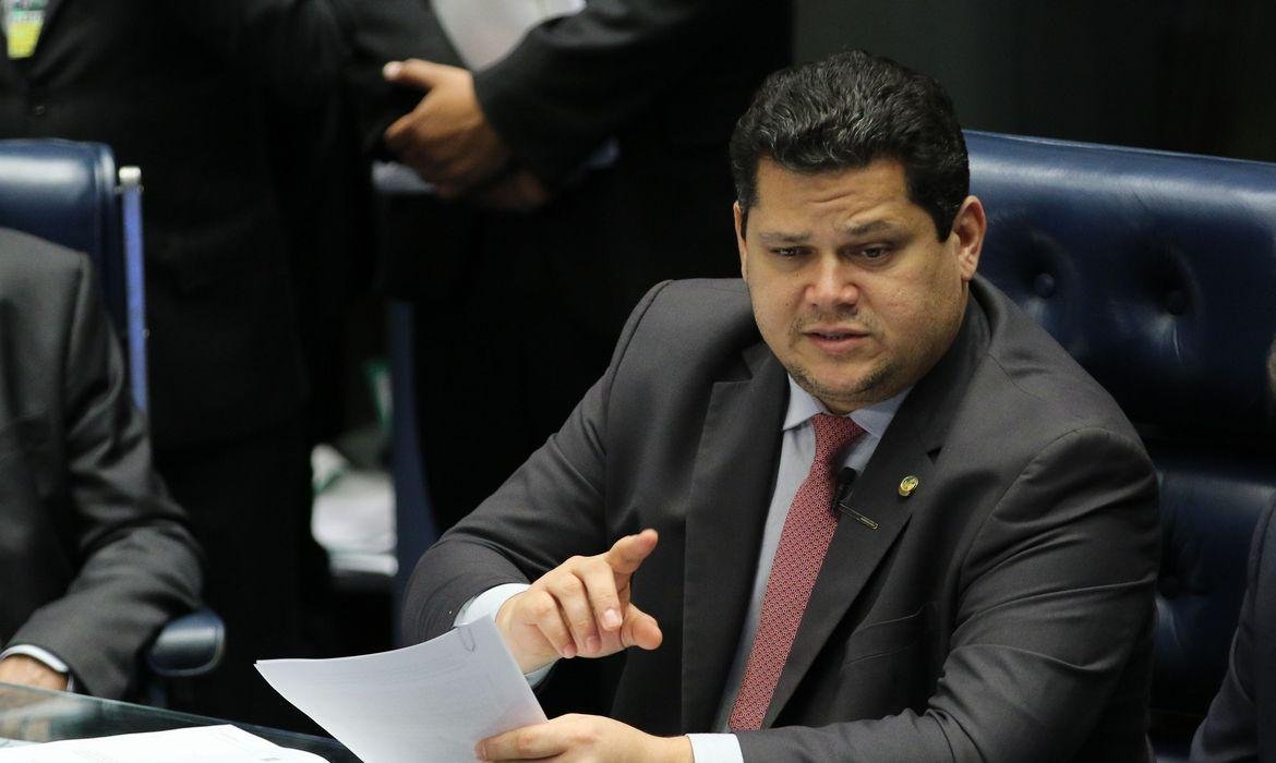 Davi Alcolumbre é o presidente do Congresso Nacional