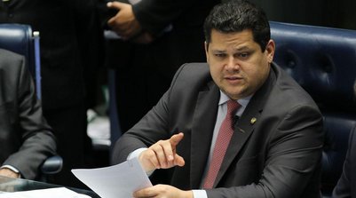 Davi Alcolumbre é o presidente do Congresso Nacional (Foto: FABIO RODRIGUES POZZEBOM/AGÊNCIA BRASIL)