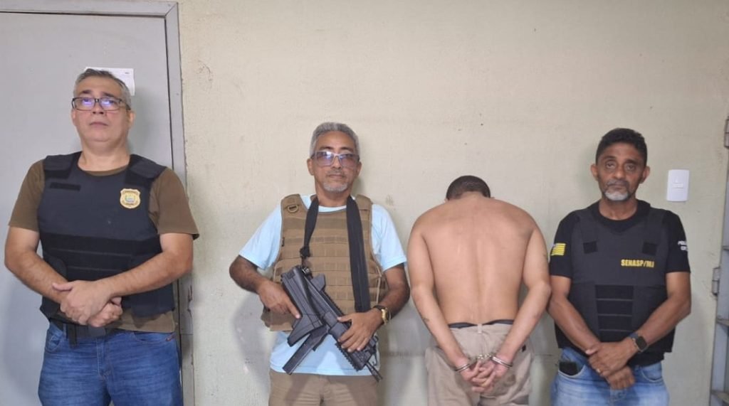 De acordo com o delegado Andrei Alvarenga, o preso tentou empreender fuga
