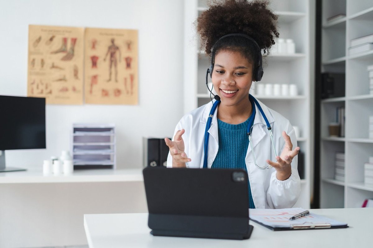 De acordo com o especialista, a telemedicina não chega para substituir as consultas