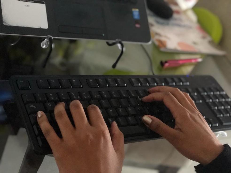 EaD; computador; home office