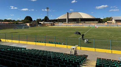 Estádio Lindolfo Monteiro, em Teresina (Foto: Julio Costa)