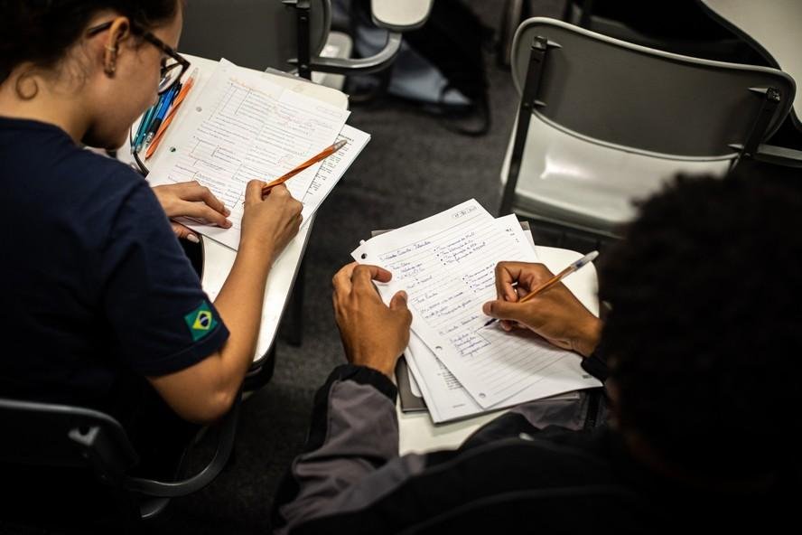 Estudantes