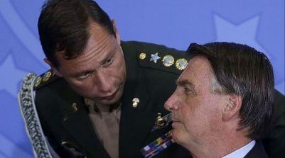 Ex-presidente Jair Bolsonaro e o tenente-coronel Mauro Cid, seu ex-ajudante de ordens (Foto: DIDA SAMPAIO/ESTADÃO CONTEÚDO)