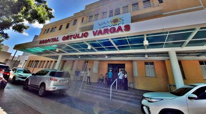 Hospital Getúlio Vargas, no Centro de Teresina (Foto: Jonas Carvalho/TV Clube)