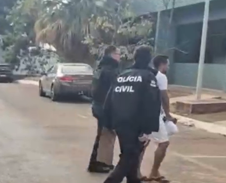Mais de 25 policiais deram cumprimento a 15 mandados judiciais, entre prisões temporárias e buscas e apreensões