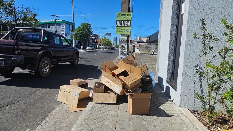 Moradores denunciam falta de coleta de lixo em Teresina