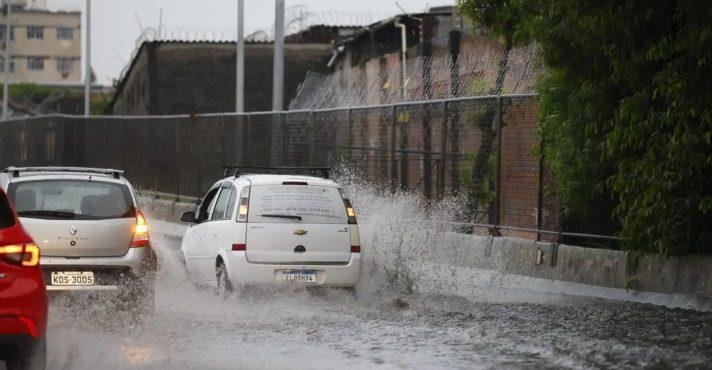 O alerta de maior gravidade, que prevê chuvas superiores a 60 mm por hora ou acima de 100 mm em um dia, abrange áreas da mata paraibana