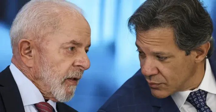 O presidente Lula e o ministro da Fazenda, Fernando Haddad: movimento arriscado, segundo técnicos do próprio governo