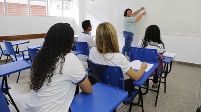 Alunos em sala de aula na rede pública de ensino (Foto: Euzivaldo Queiroz/Seduc)