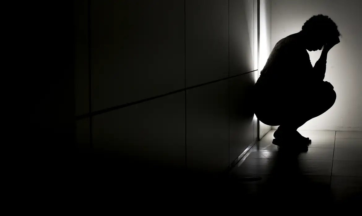 Estudo alerta para alta incidência de suicídio na adolescência