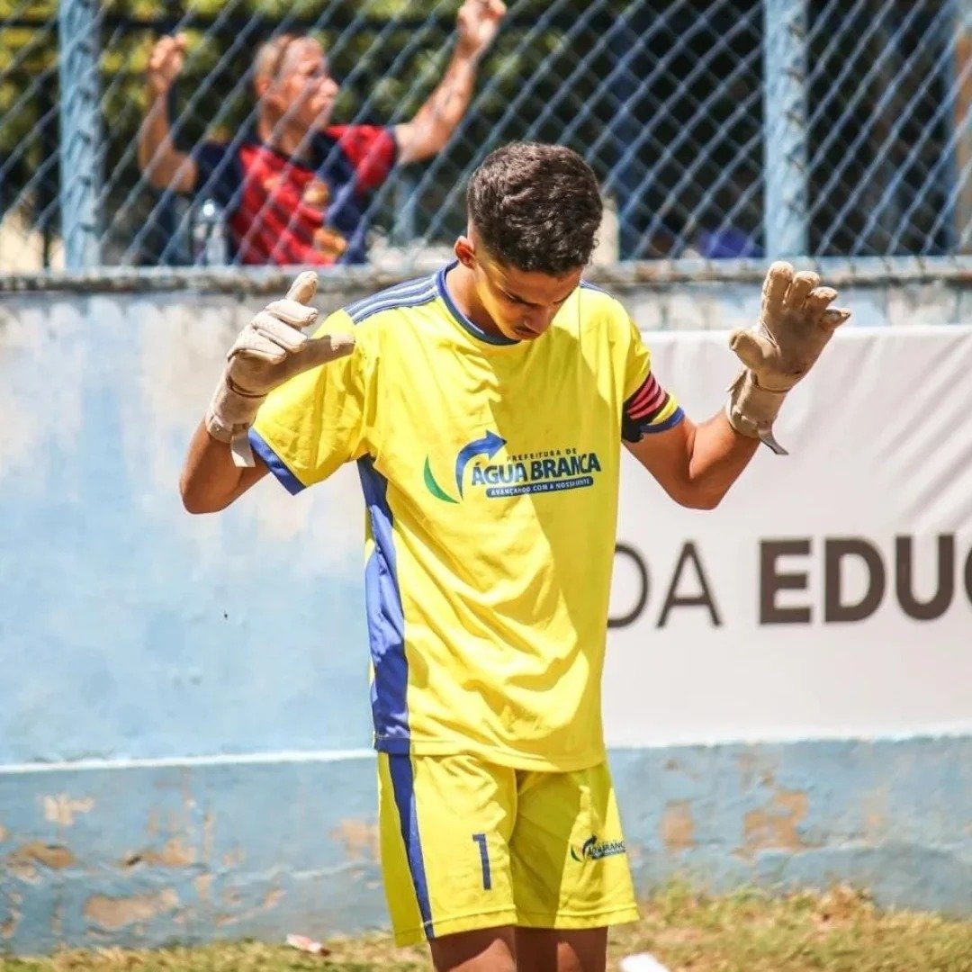 Goleiro aguabranquense é selecionado para a Taça das Favelas