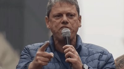 Governador de São Paulo, Tarcísio de Freitas (Republicanos), fala em manifestação na Avenida Paulista no 7 de Setembro. Imagem: Reprodução YouTube (Foto: Divulgação / InfoMoney)