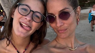 Modelo Schynaider Moura ao lado da filha, Anne-Marie Garnero, de 16 anos (Foto: Reprodução/Instagram)