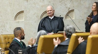 O ministro Edson Fachin recebe aplausos ao tomar posse como presidente do Supremo Tribunal Federal — Brasília (DF), 29/9/2025 (Foto: Gustavo Moreno/STF)