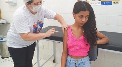 Para receber a vacina, é necessário apresentar CPF ou cartão do SUS (Foto: Ascom FMS)